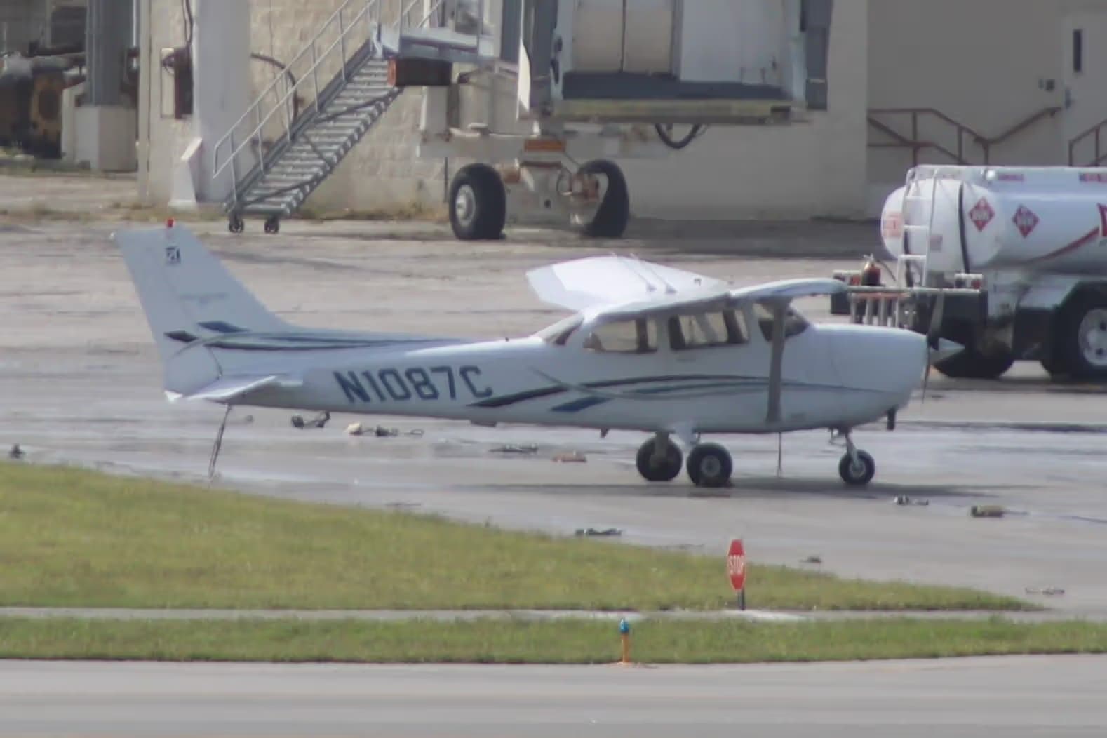 N1087C — Cessna