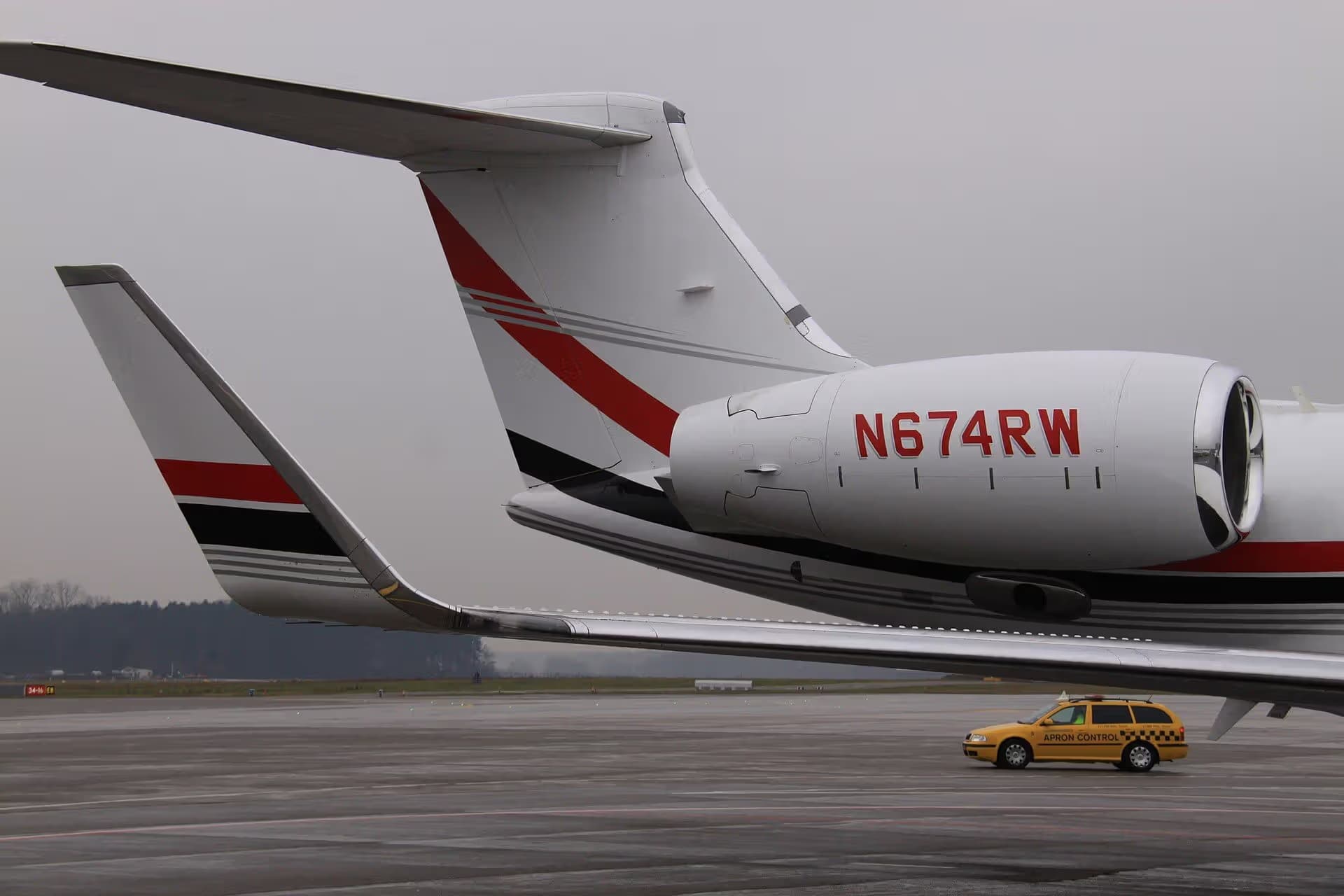 N674RW — Business jet