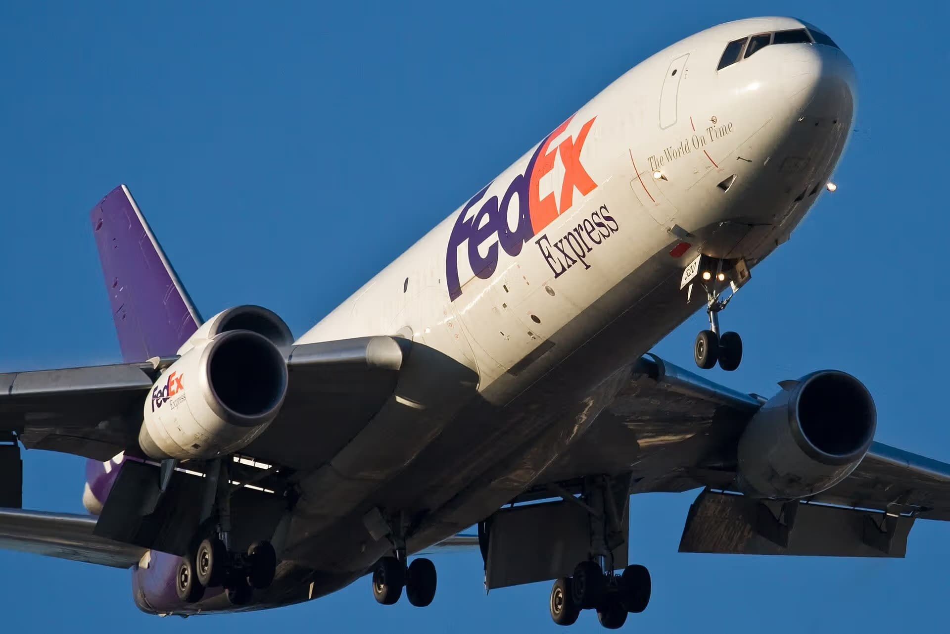 N320FE — Douglas