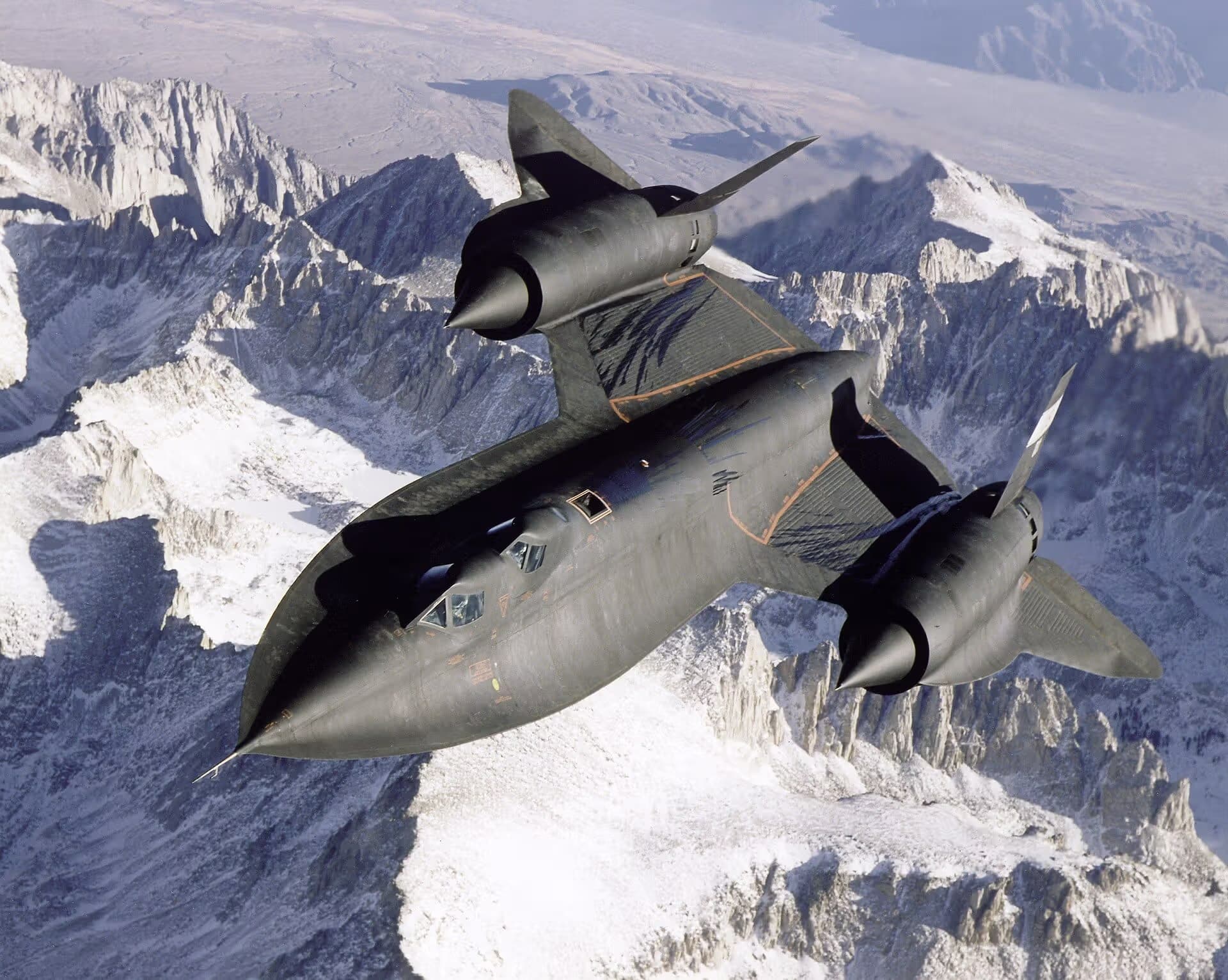 Unidentified — Twin-engine aircraft