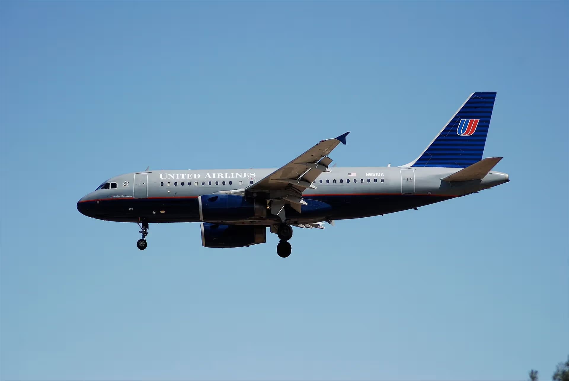 N851UA — Airbus
