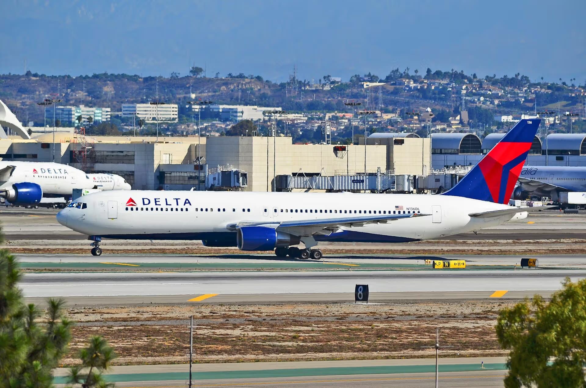 N136DL — Boeing