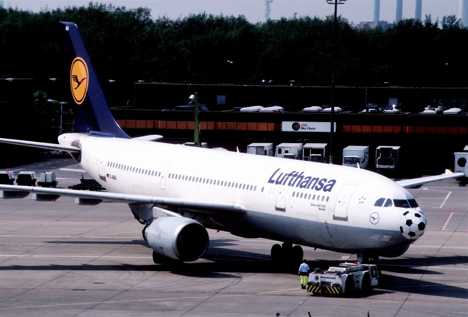 D-AIAU — Airbus