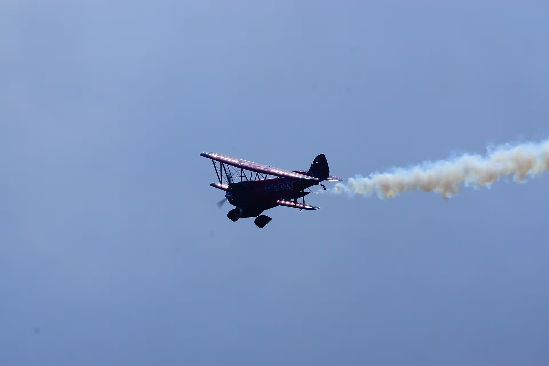 Unidentified — Single-engine aircraft