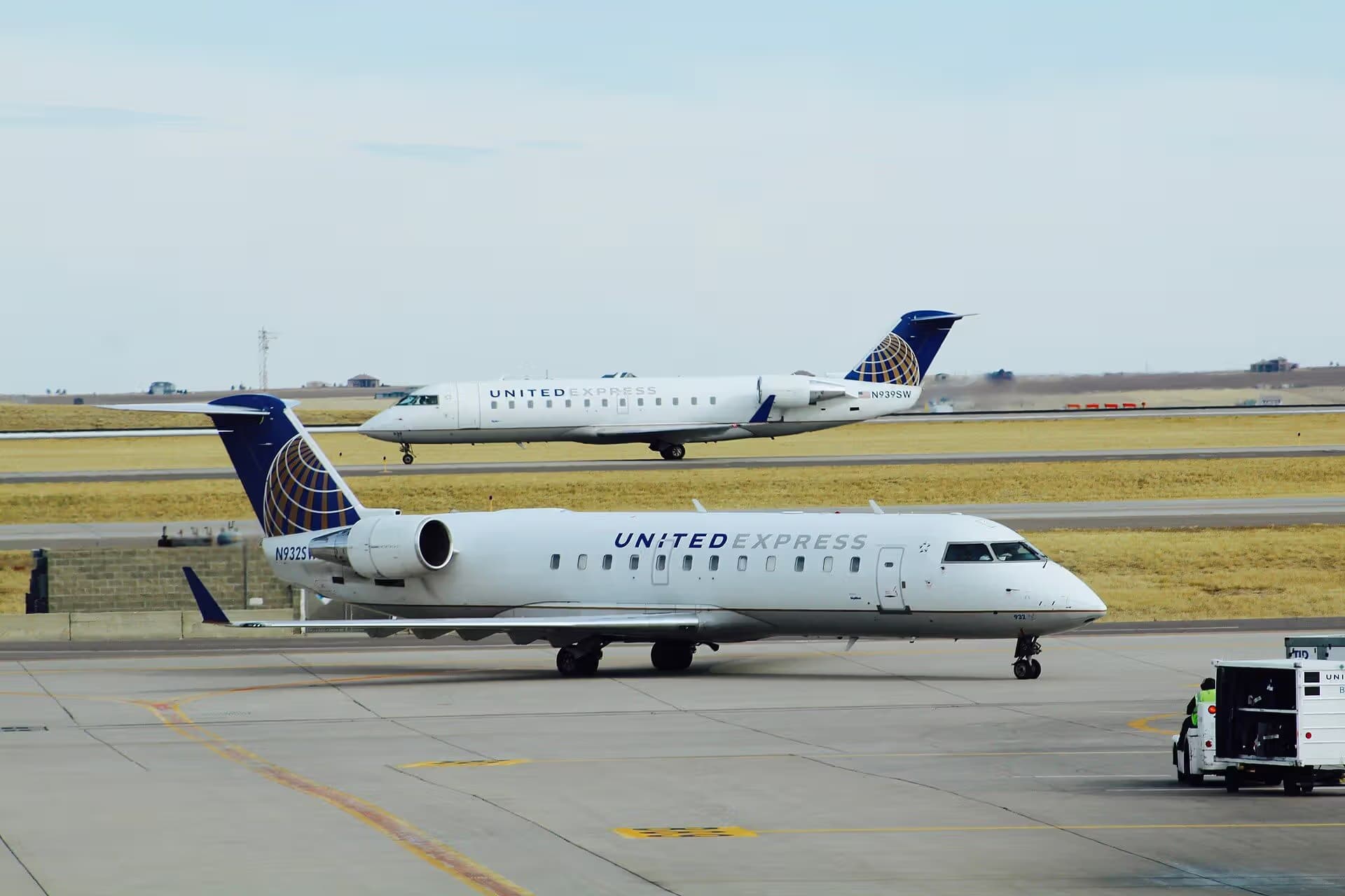 N932SW — Twin-engine aircraft at Denver International Airport