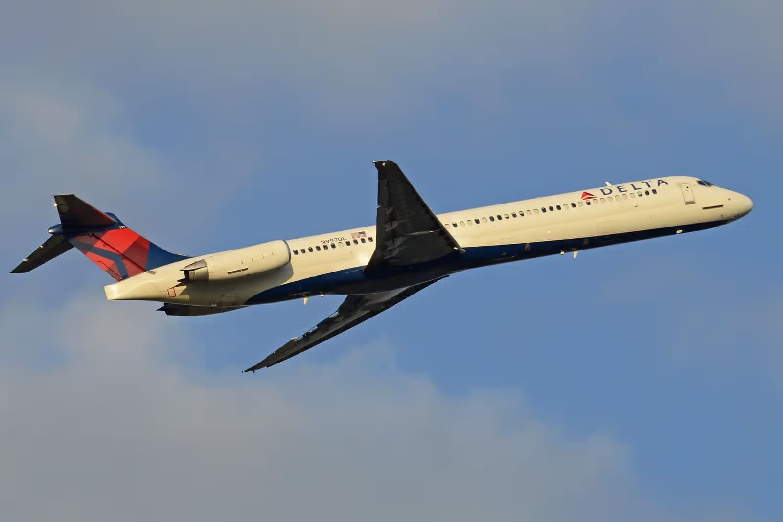 N997DL — Aircraft