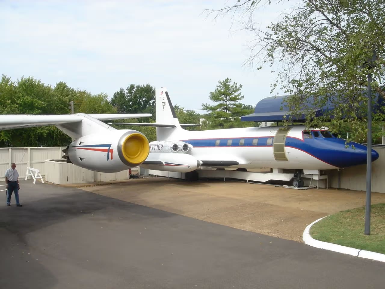 Unidentified — Business jet