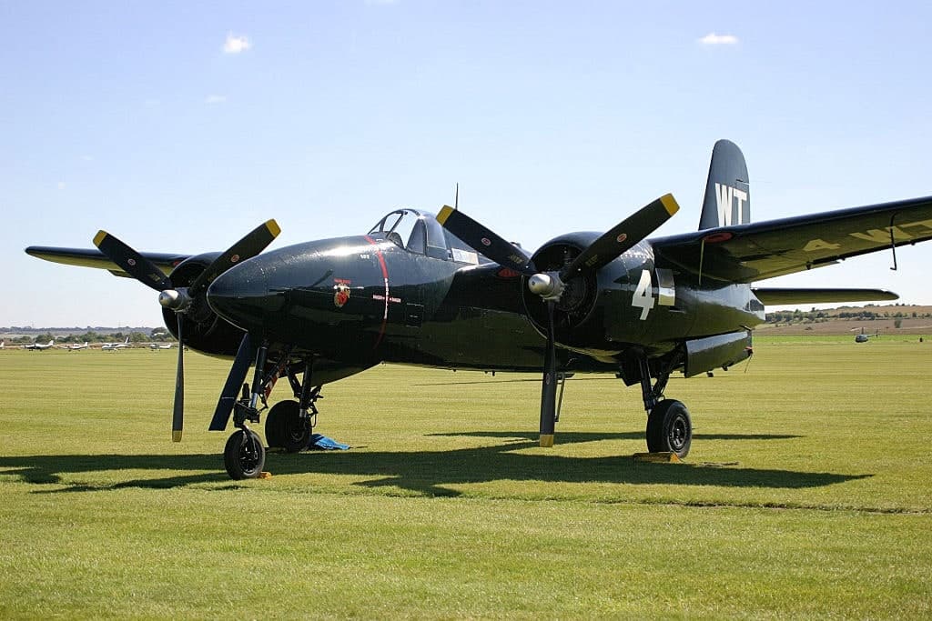 N909TC — Twin-engine aircraft