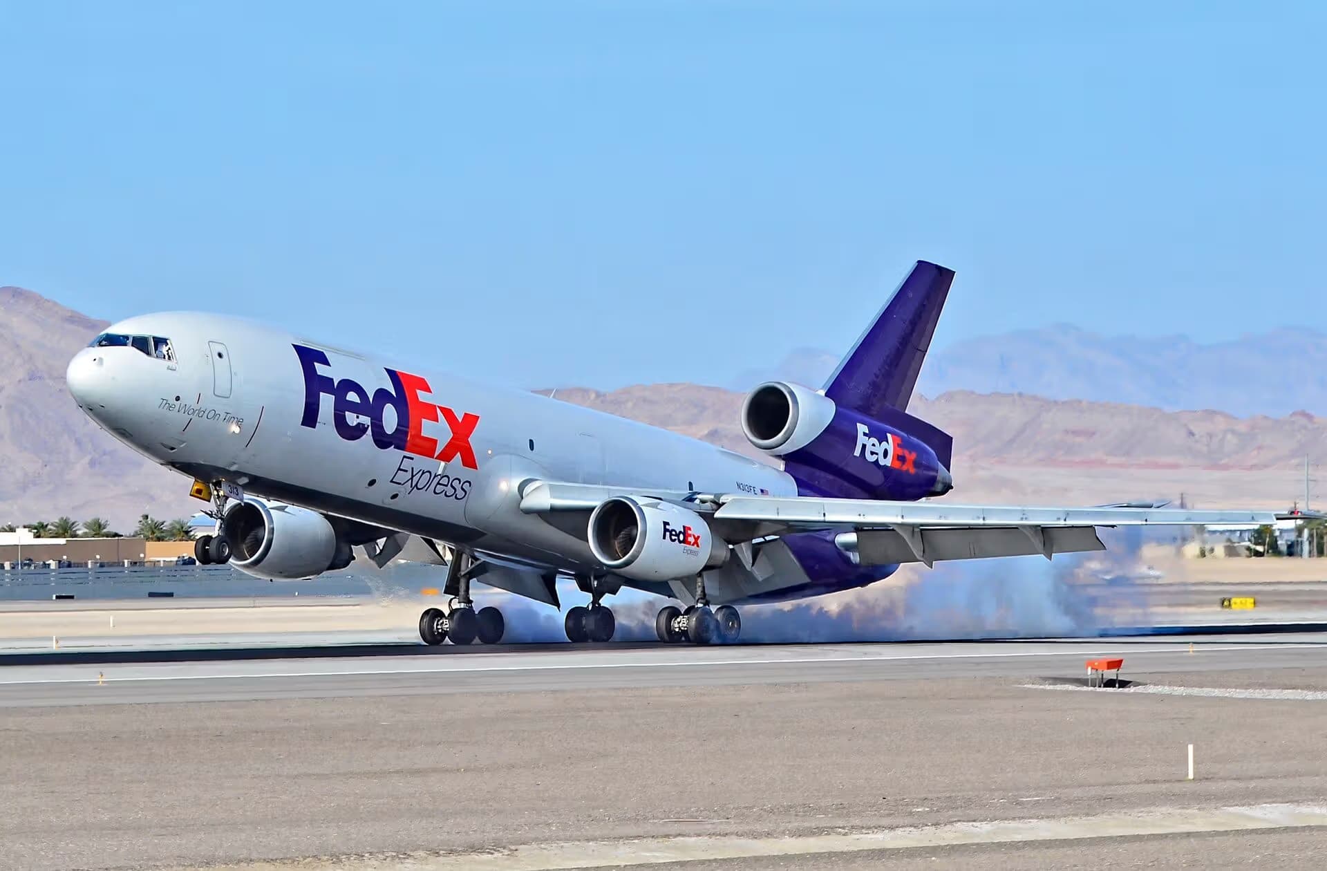 N313FE — Douglas