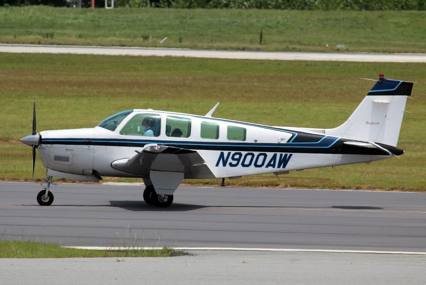 N900AW — Beechcraft