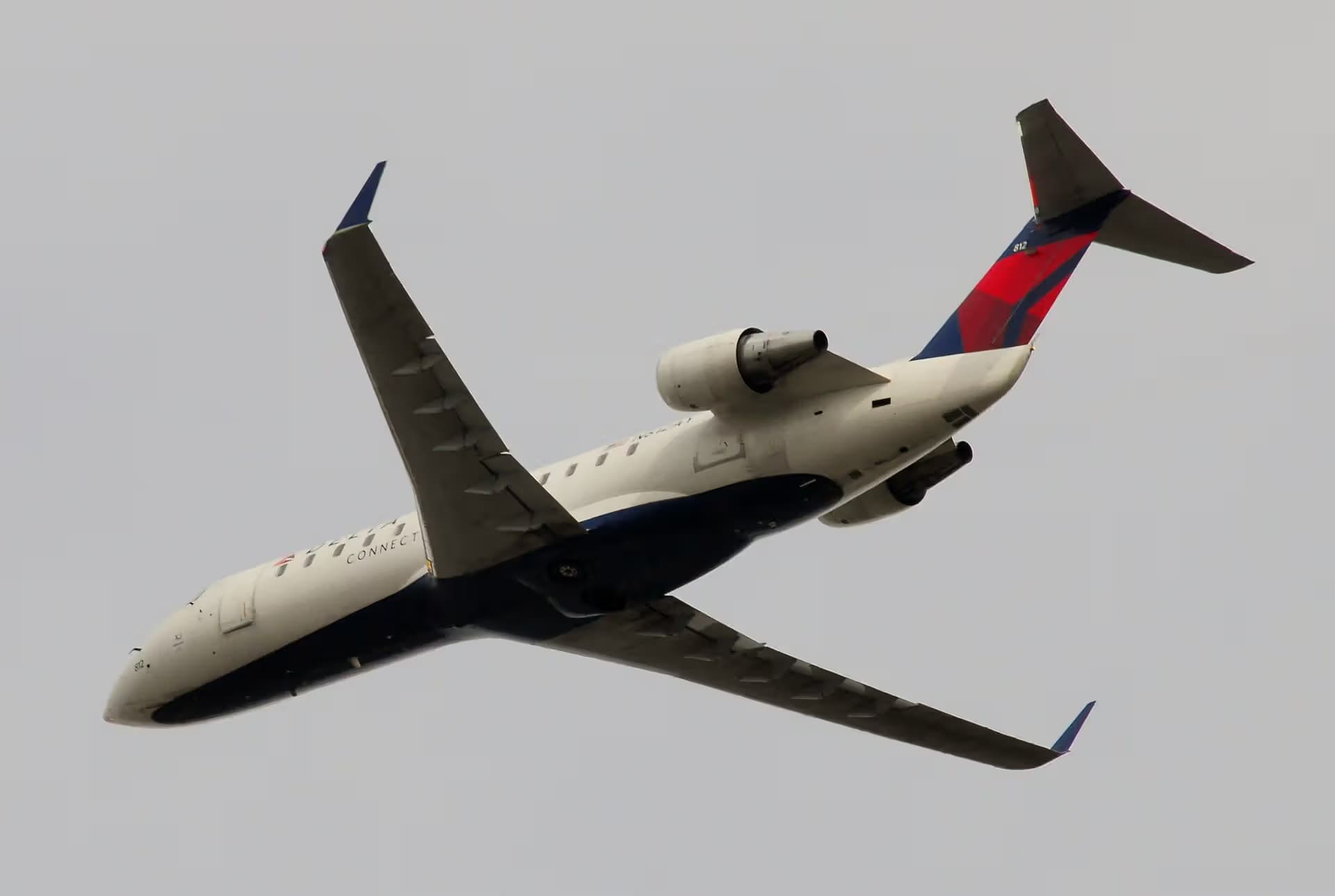 N812AY — Twin-engine aircraft
