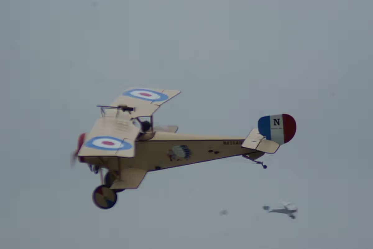 Unidentified — Single-engine aircraft