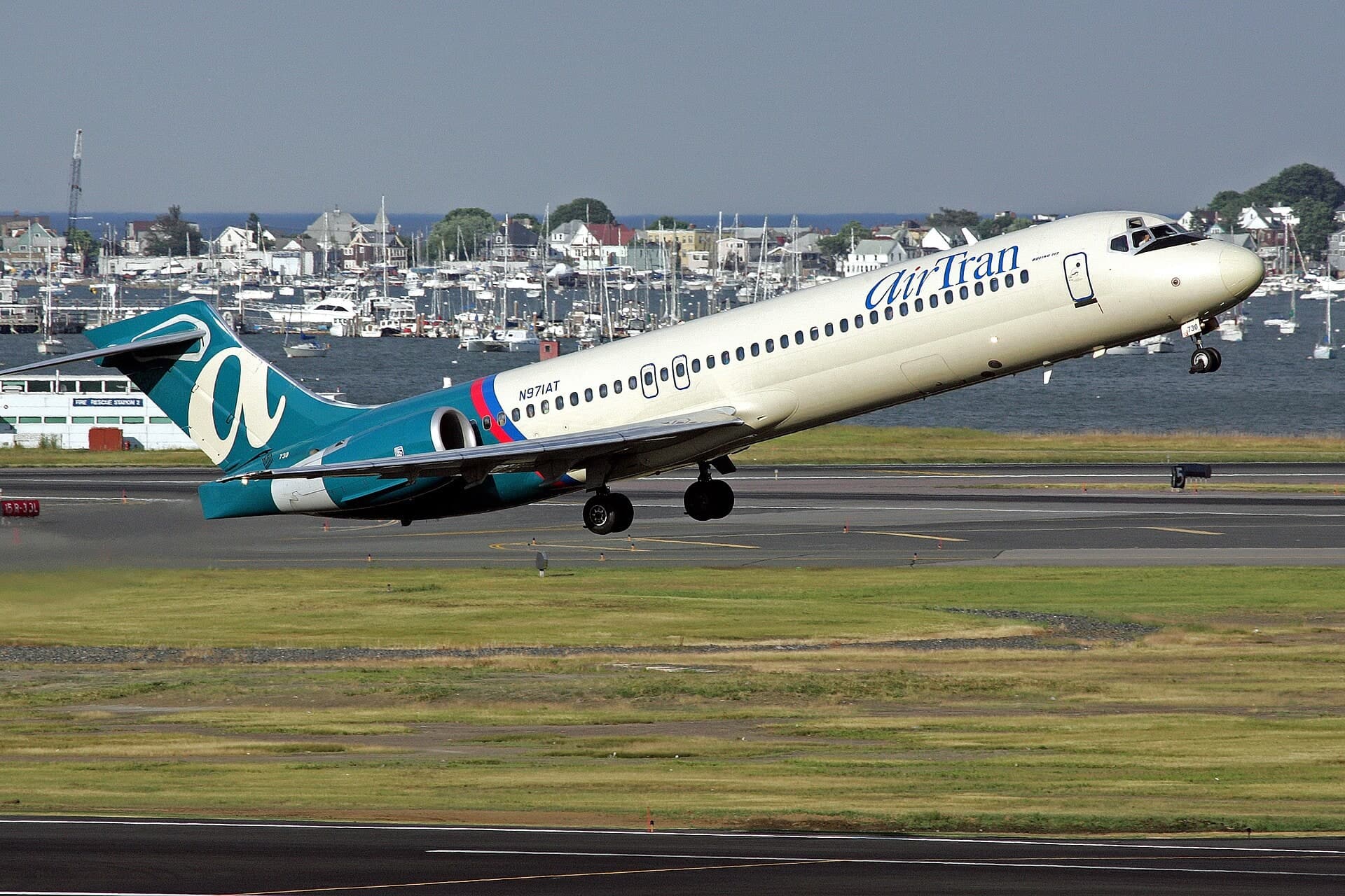 N971AT — Twin-engine aircraft