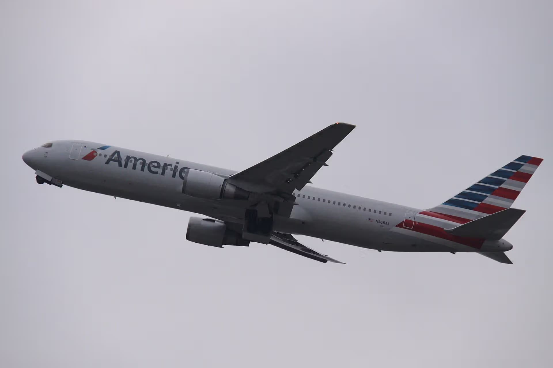 N368AA — Boeing