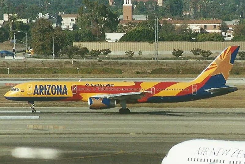 N901AW — Twin-engine aircraft