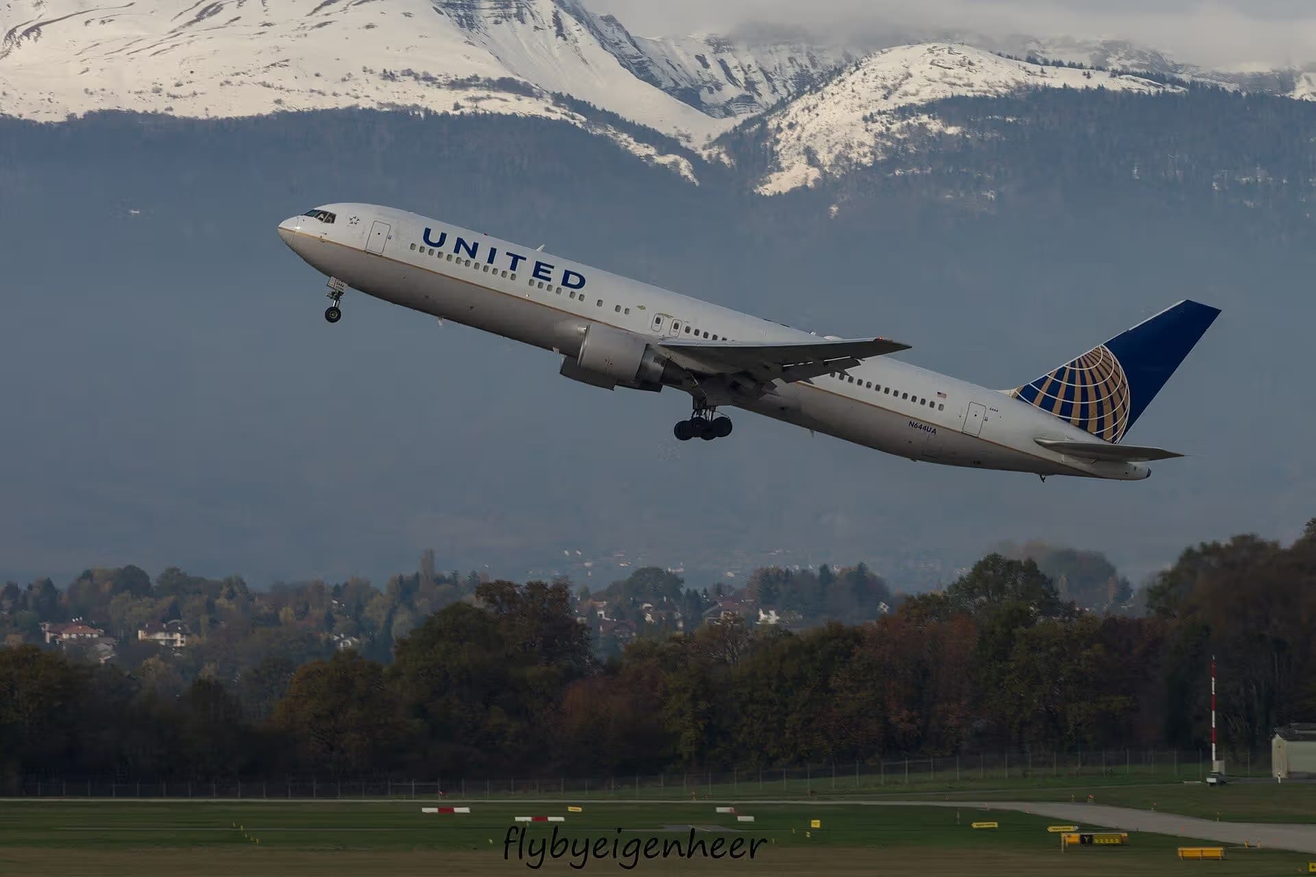 N644UA — Boeing