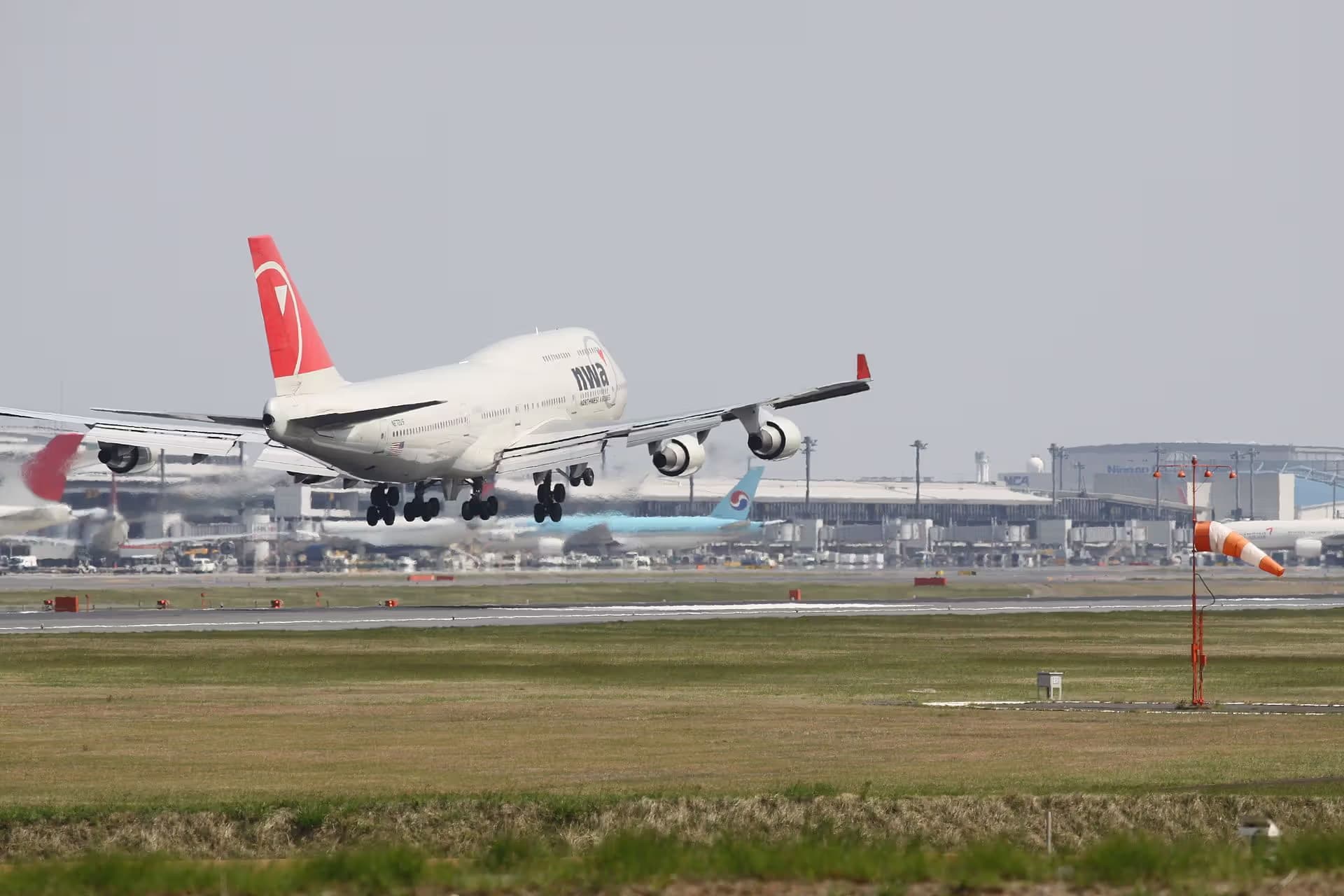 N672US — Boeing