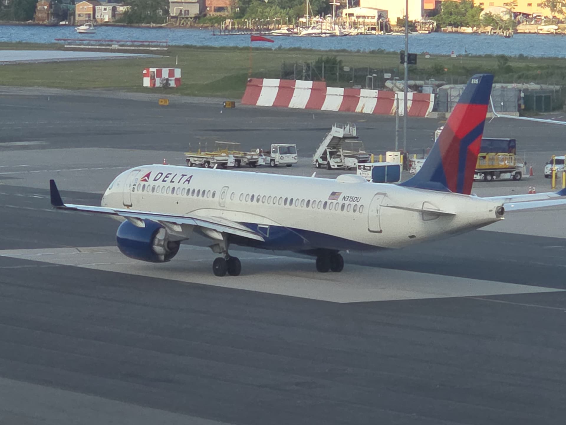 N315DU — 2022 Airbus Canada Lp BD-500-1A11 at Jacksonville International Airport