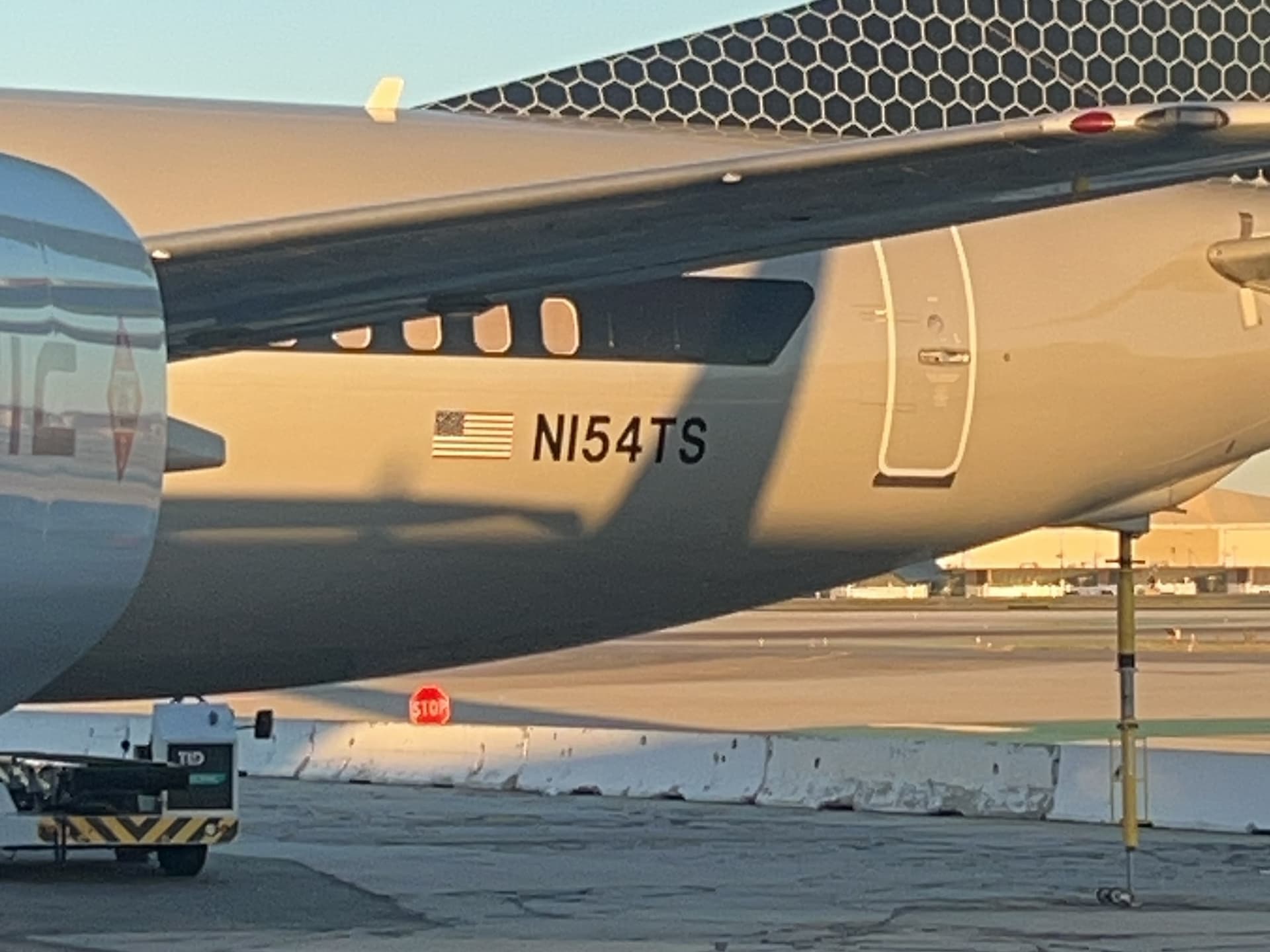 N154TS — Boeing 737-800