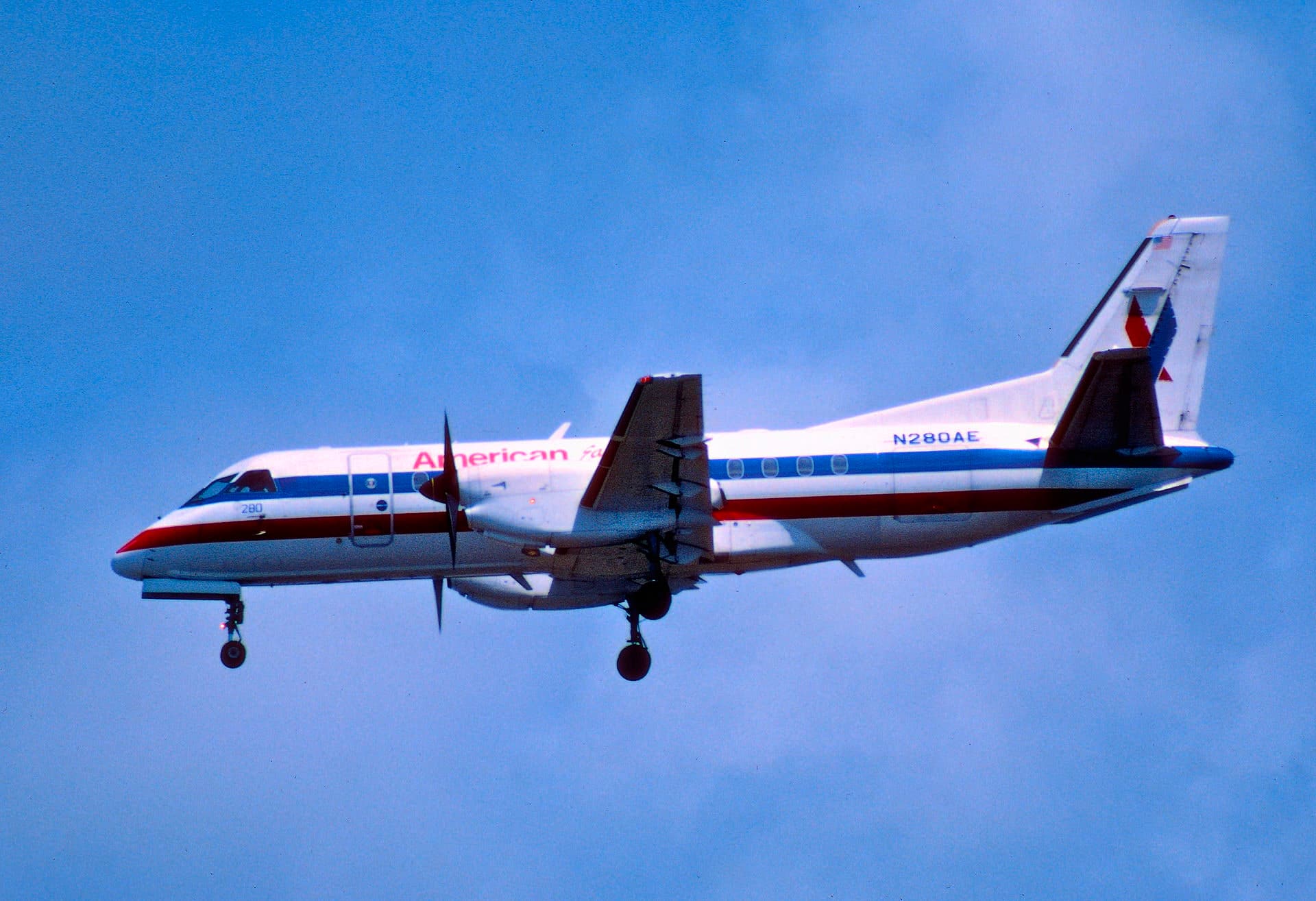 N280AE — Twin-engine aircraft