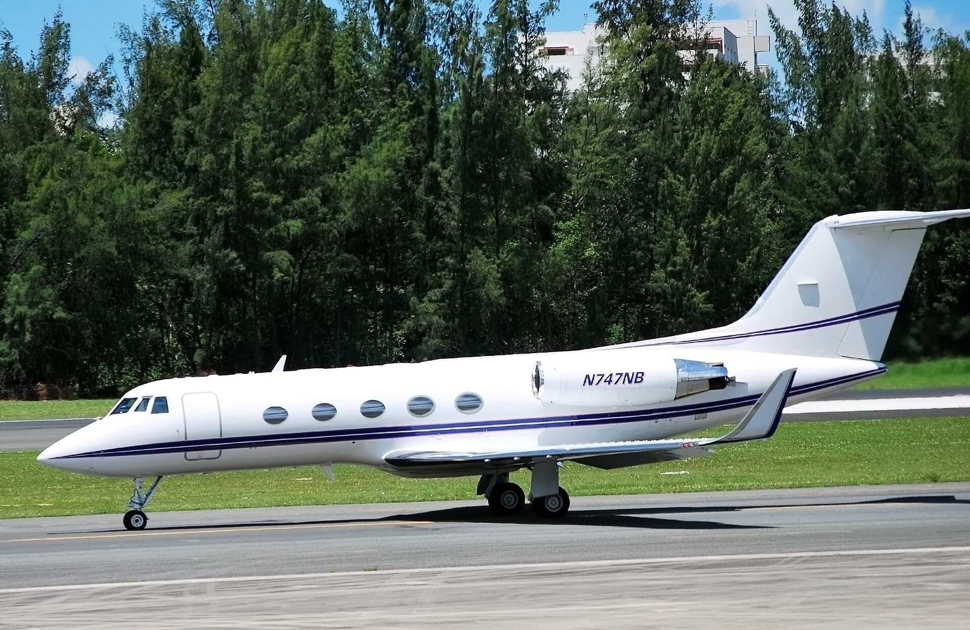 N747NB — Business jet