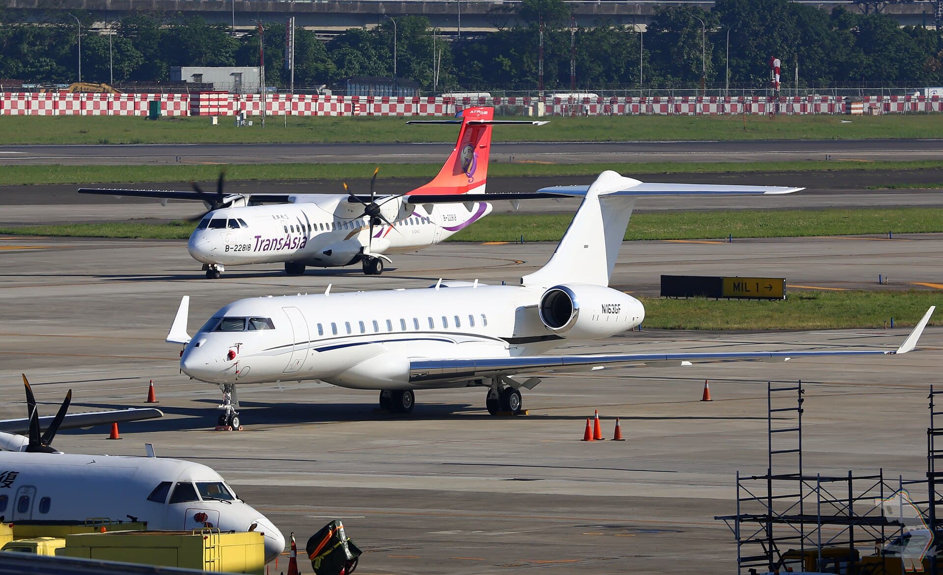 N163GF - Business jet