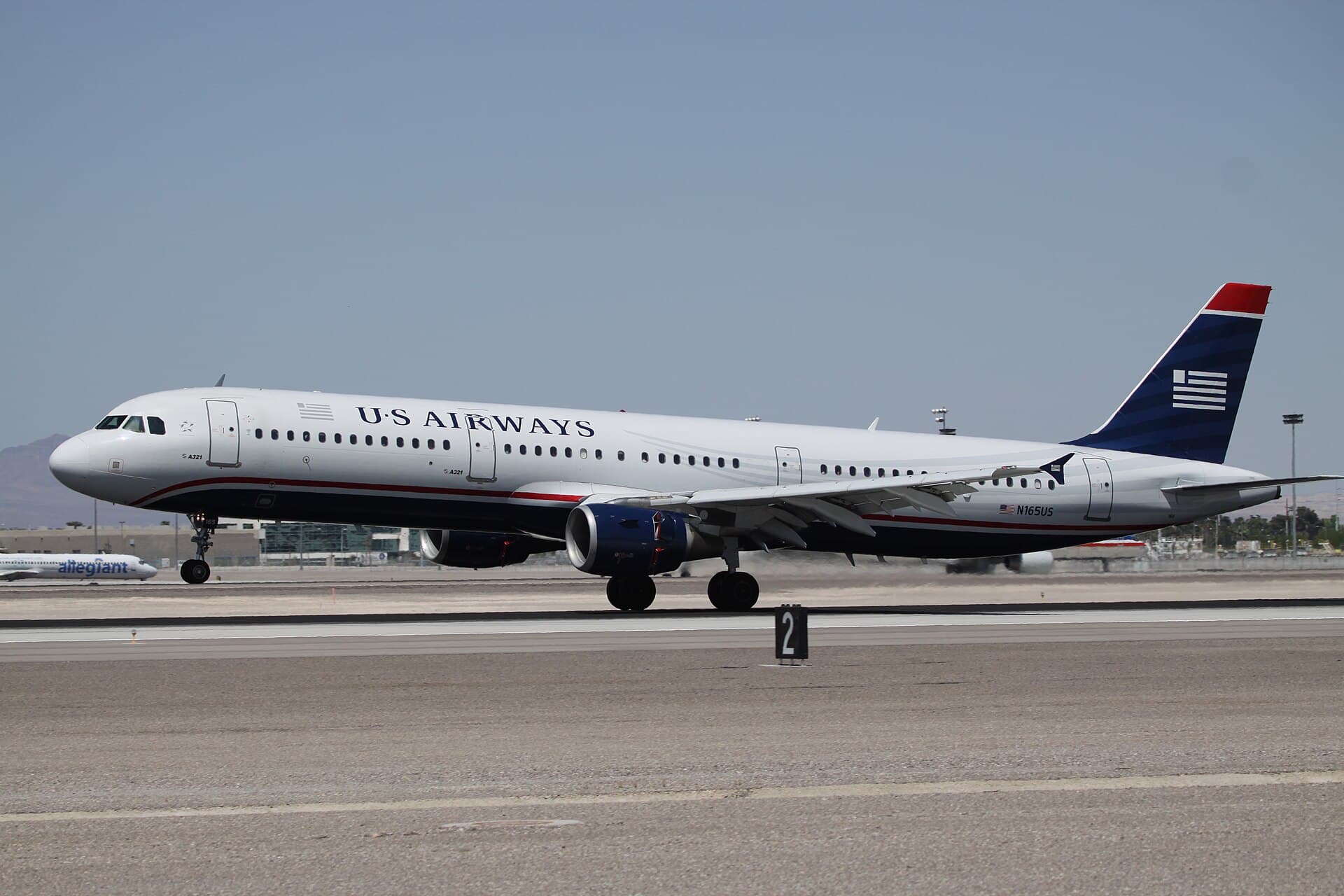 N165US - Twin-engine aircraft