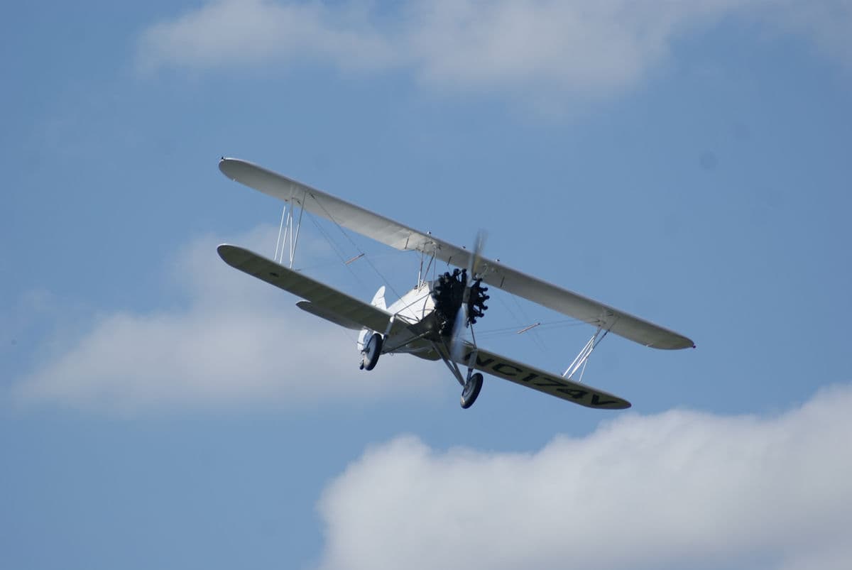 - Single-engine aircraft