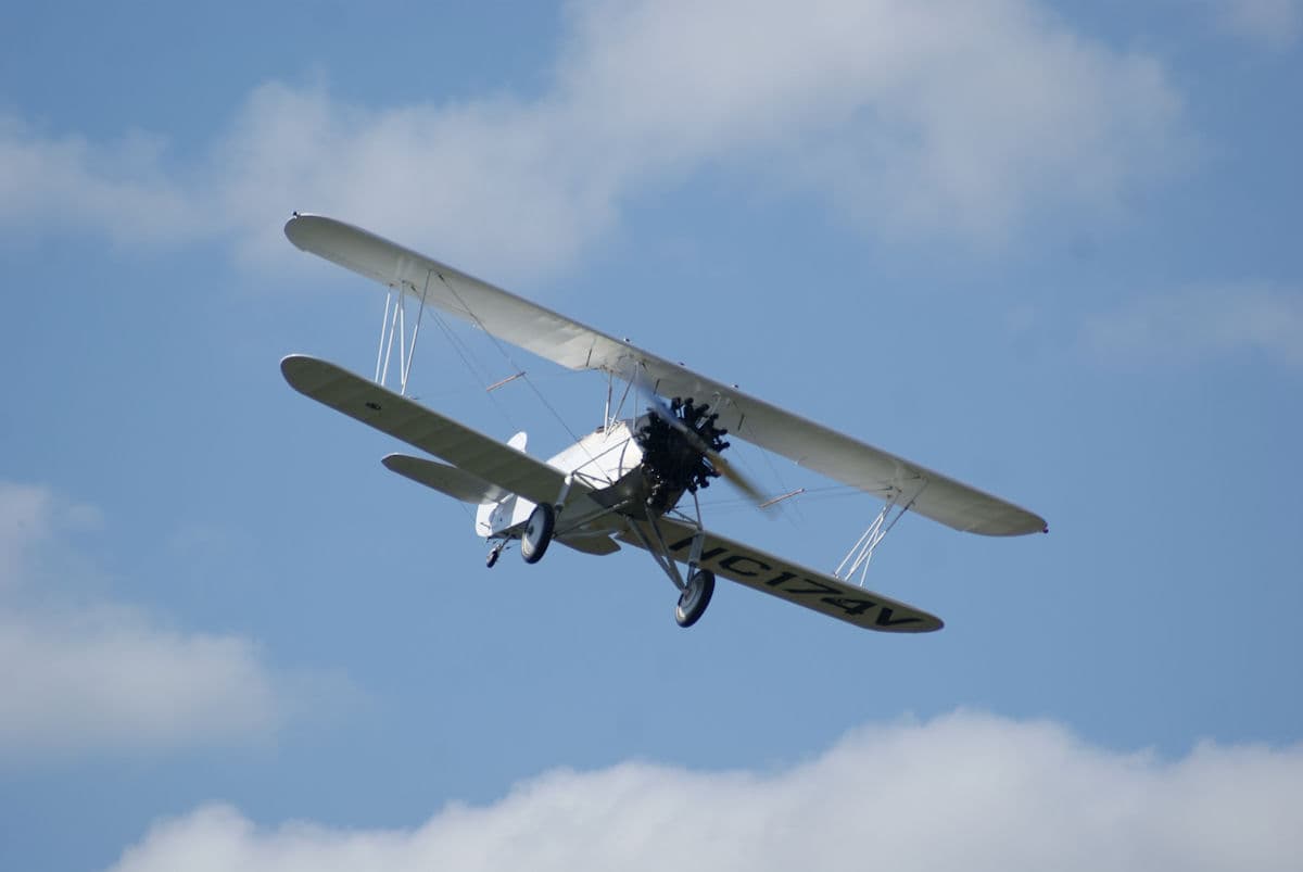 - Single-engine aircraft