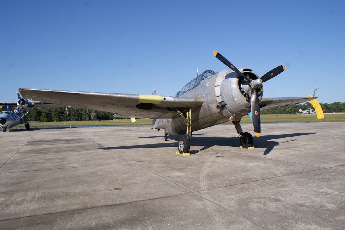 - Single-engine aircraft