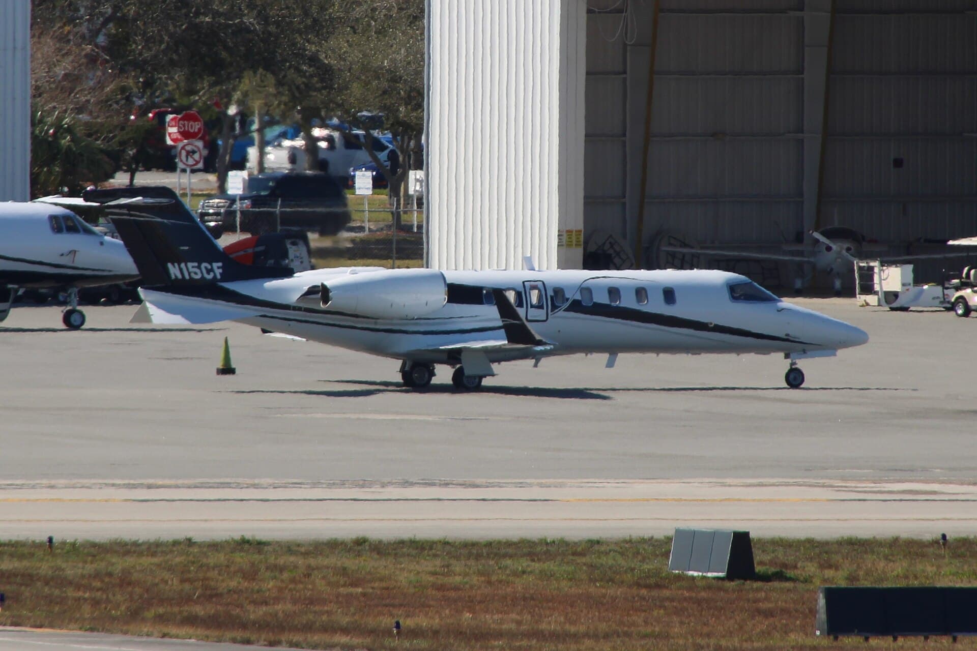 N15CF - Business jet
