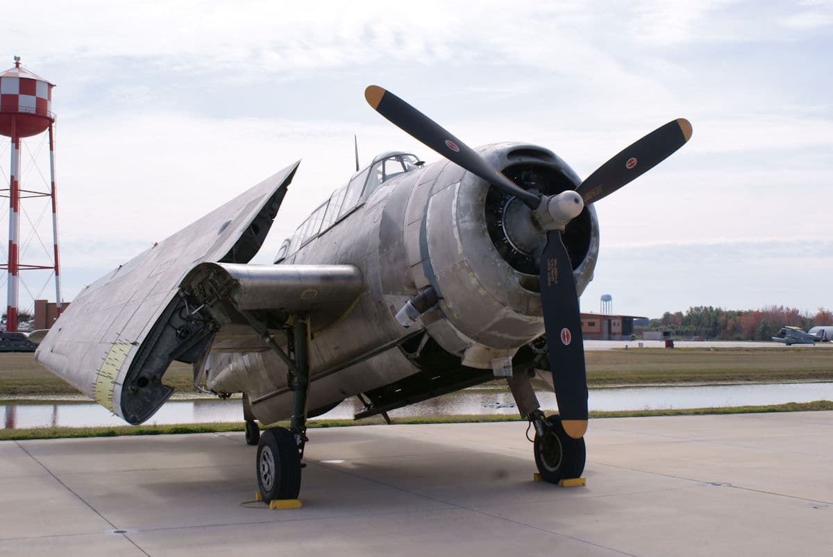 - Single-engine aircraft
