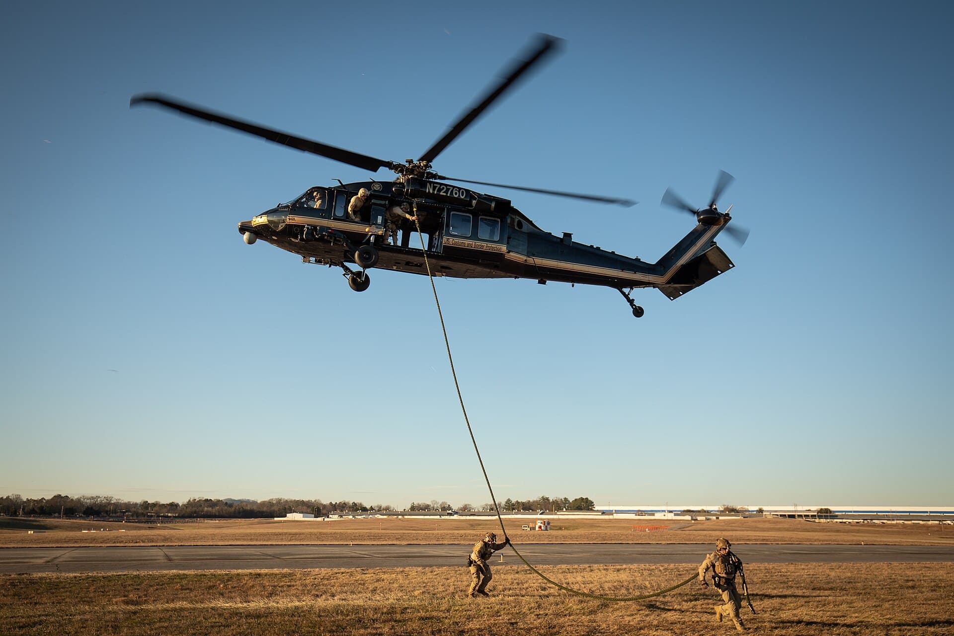 N72760 - Helicopter