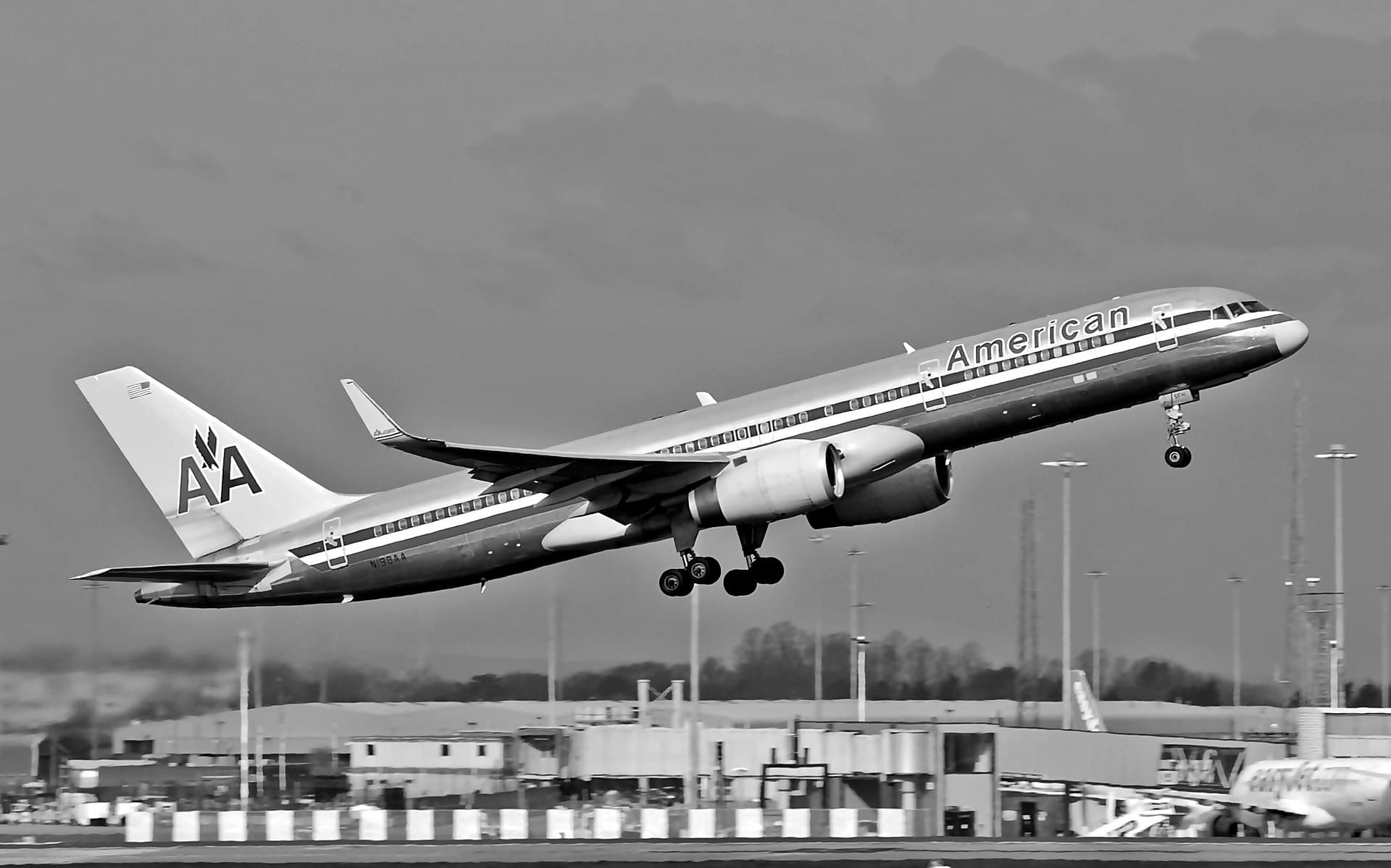 N198AA - Boeing