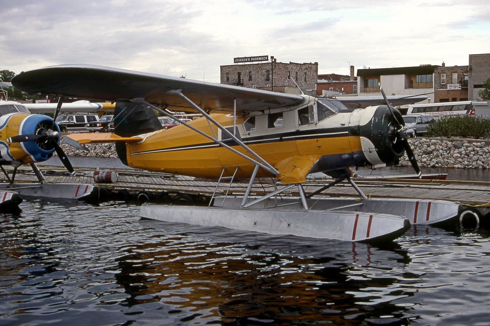 C-FLZO - Floatplane