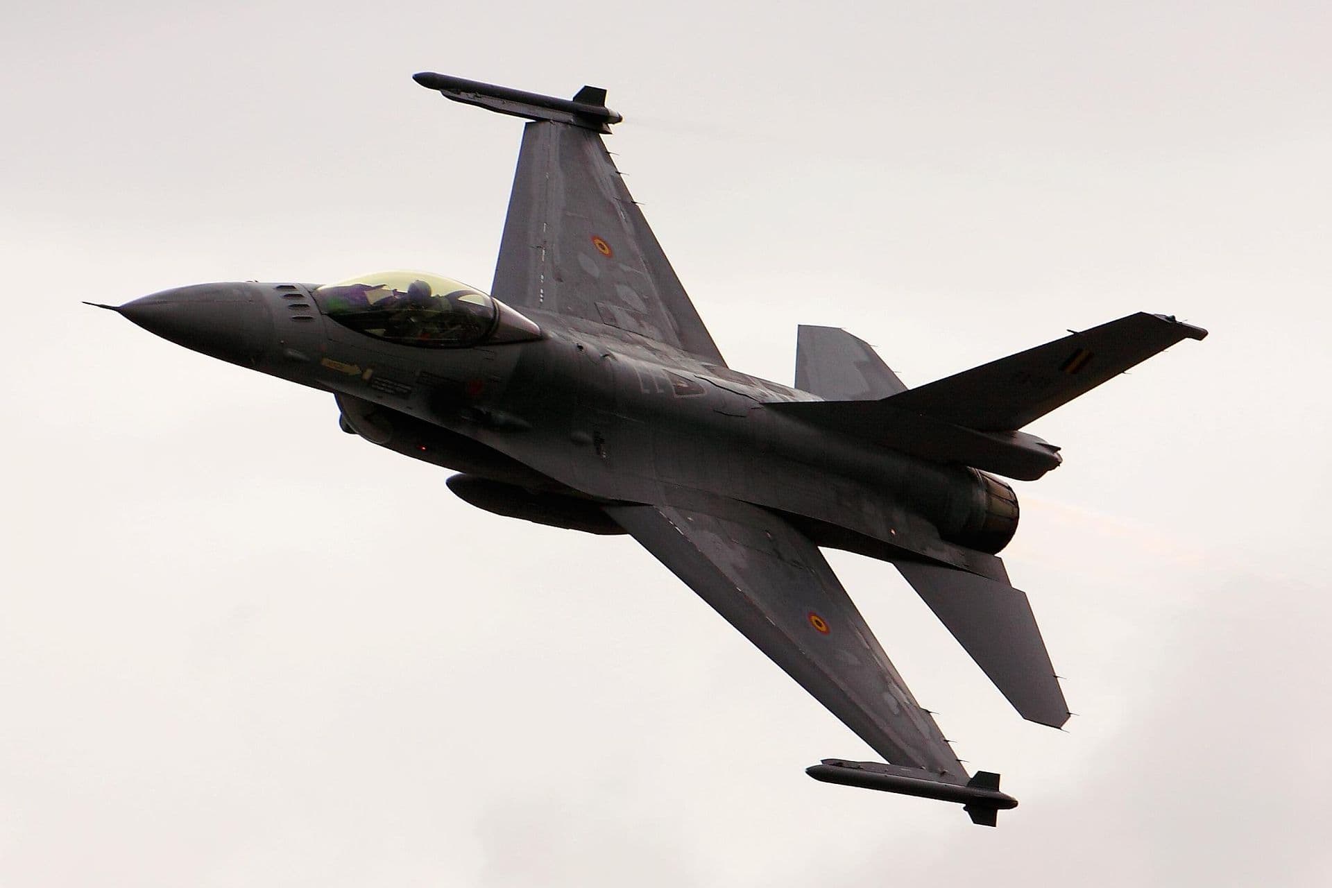 - Single-engine aircraft