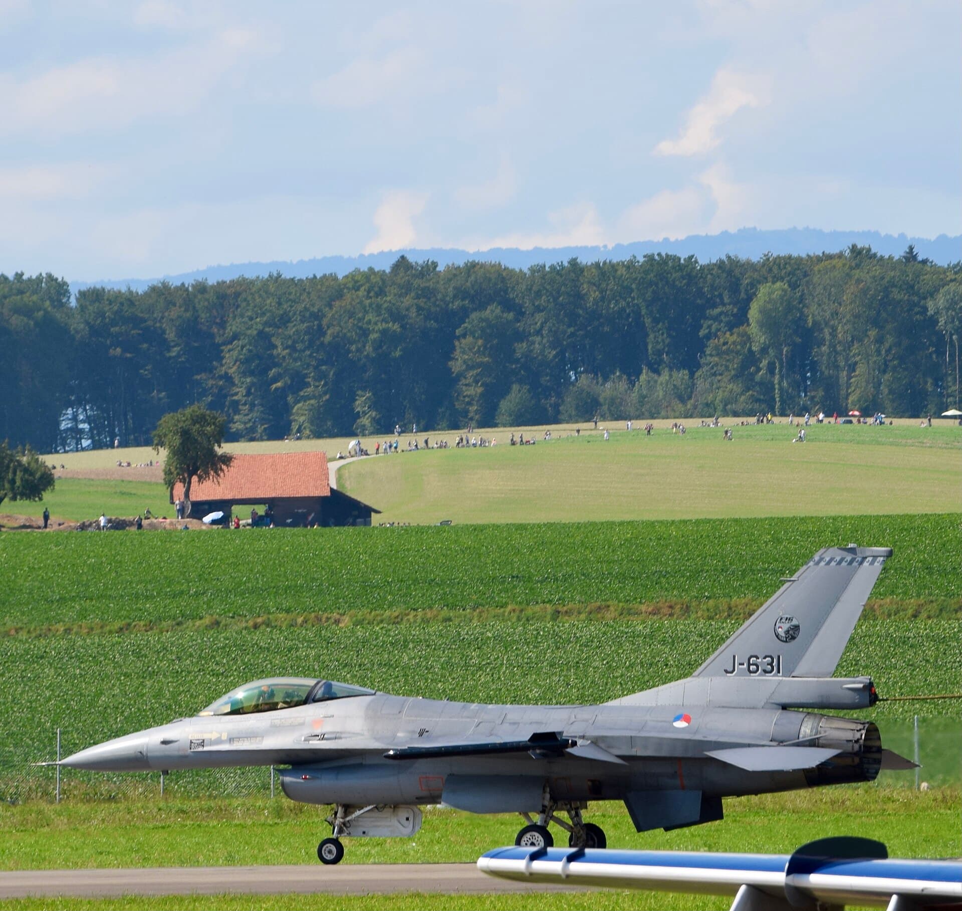- Single-engine aircraft