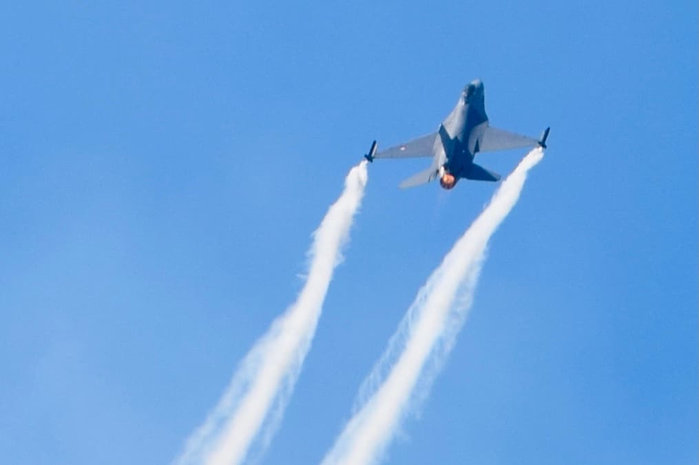 - Single-engine aircraft