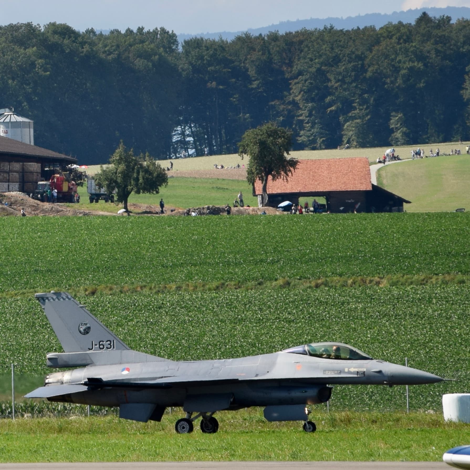 - Single-engine aircraft