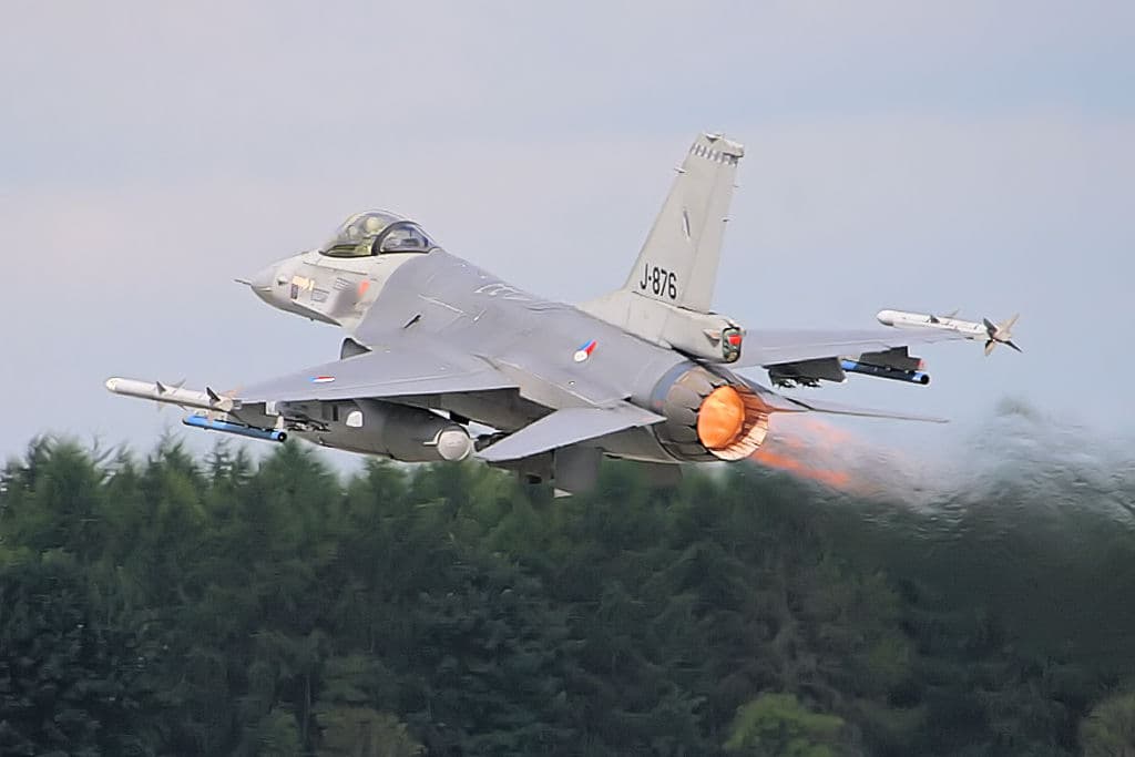 - Single-engine aircraft