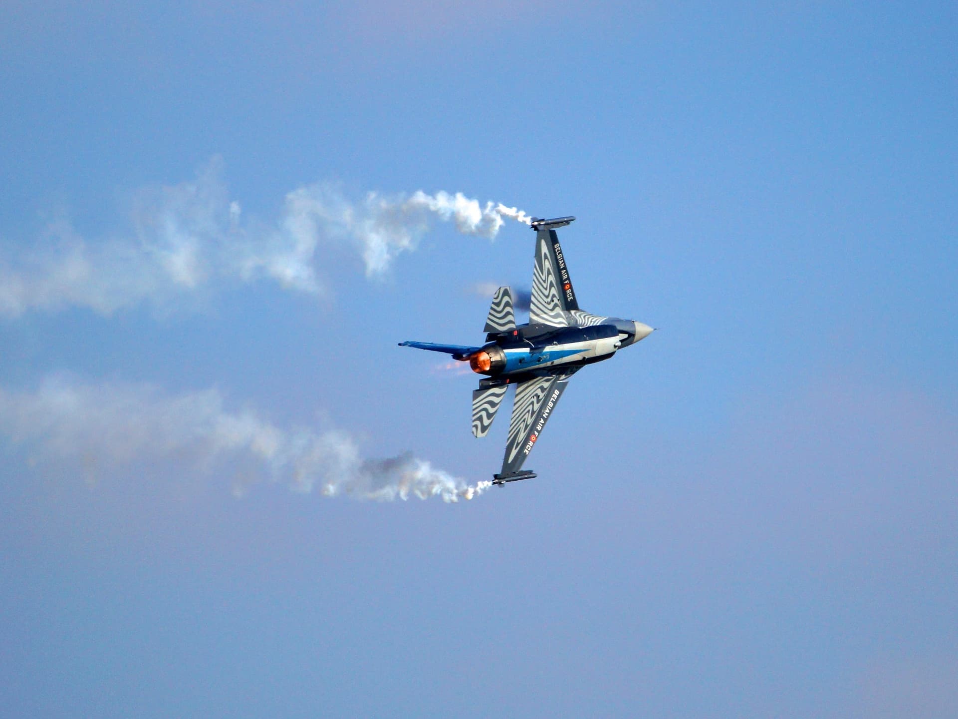 - Single-engine aircraft