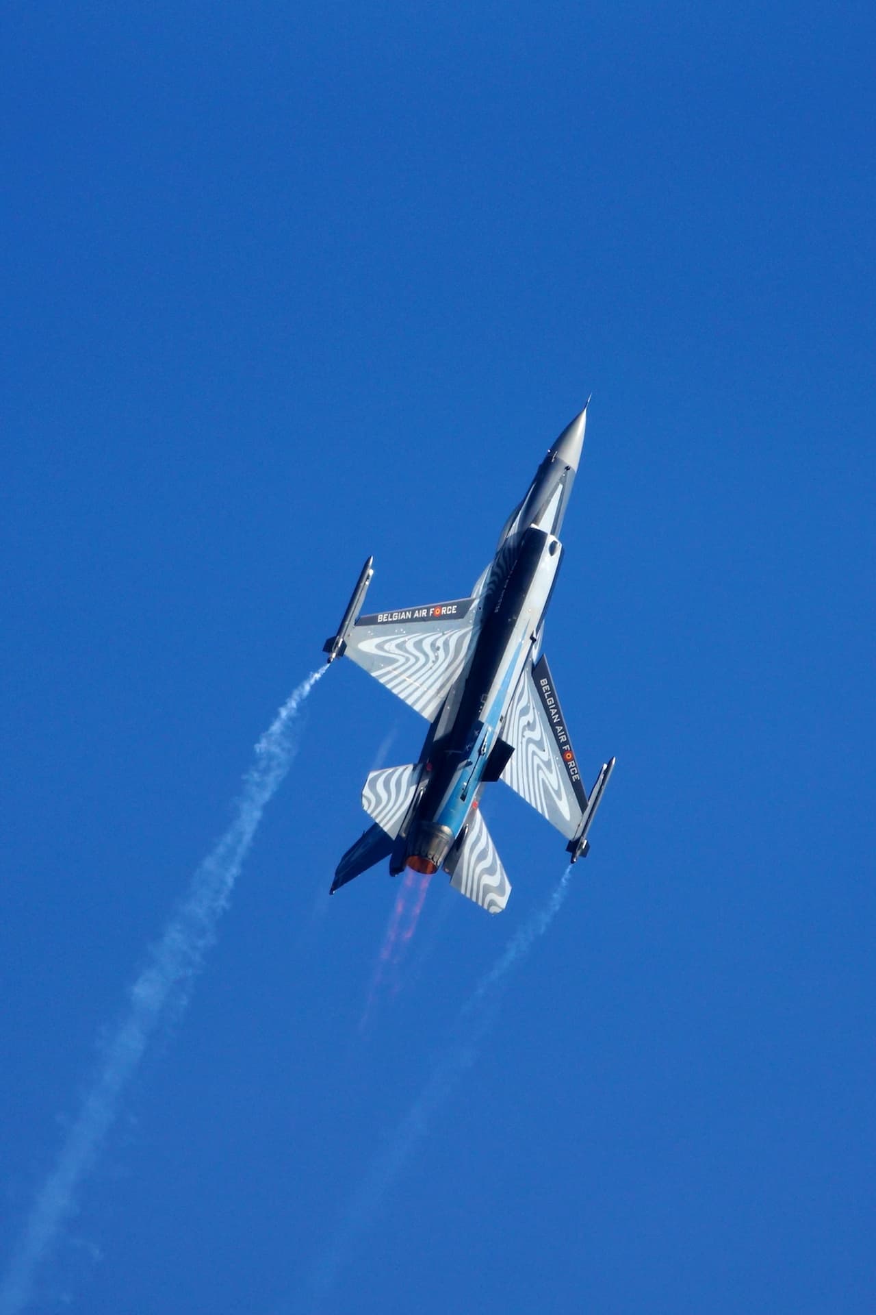 - Single-engine aircraft