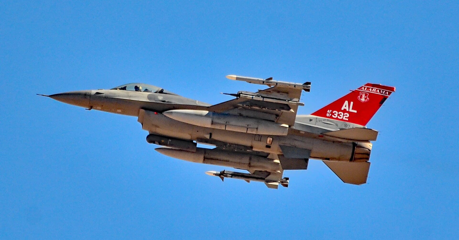 - Single-engine aircraft