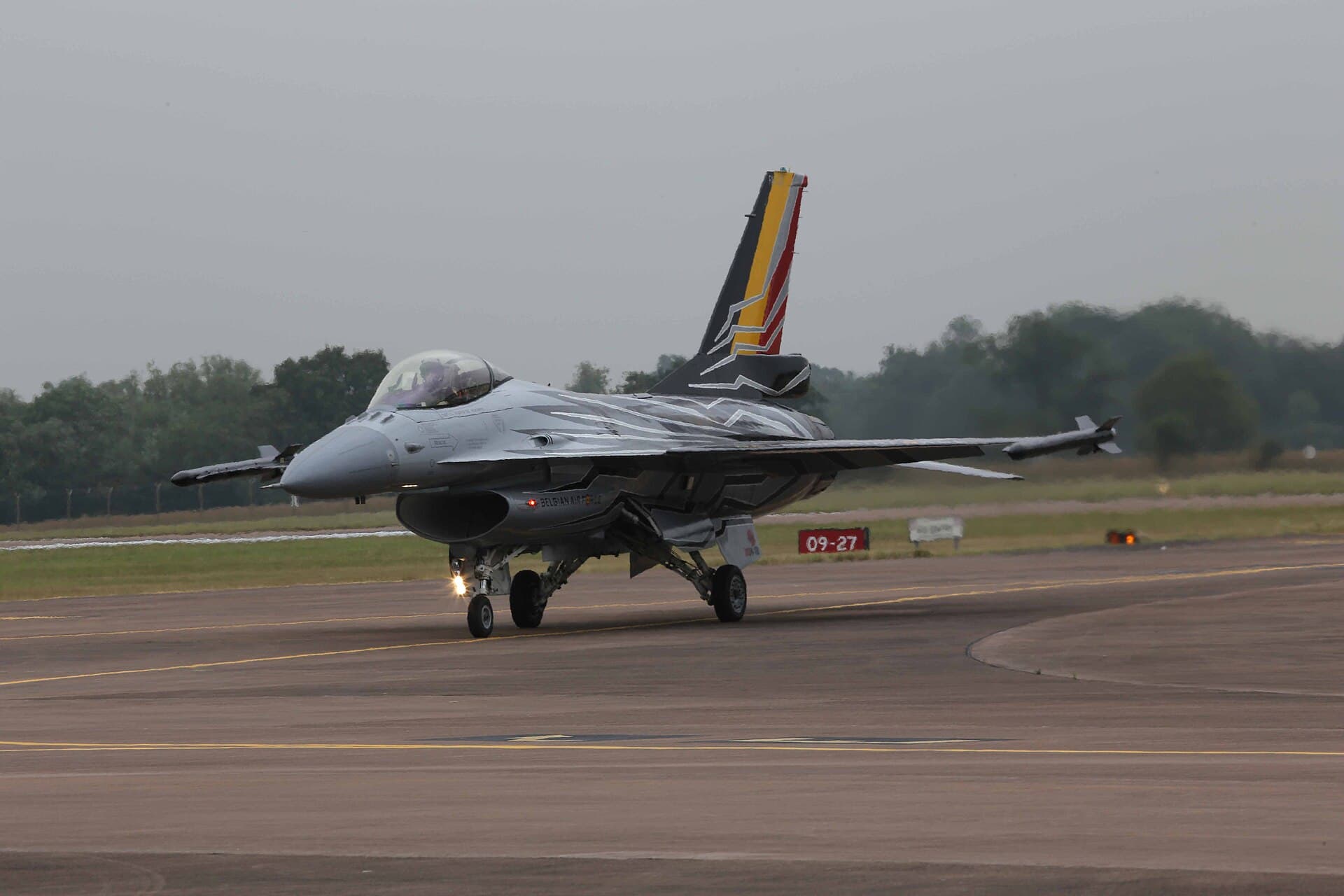 - Single-engine aircraft