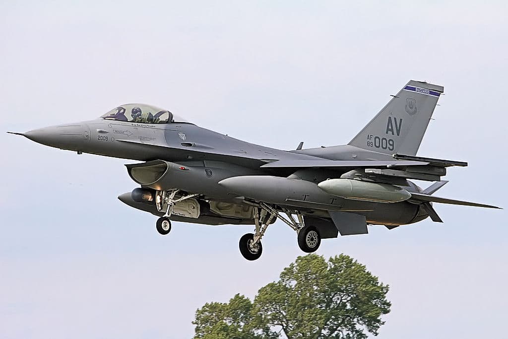 - Single-engine aircraft