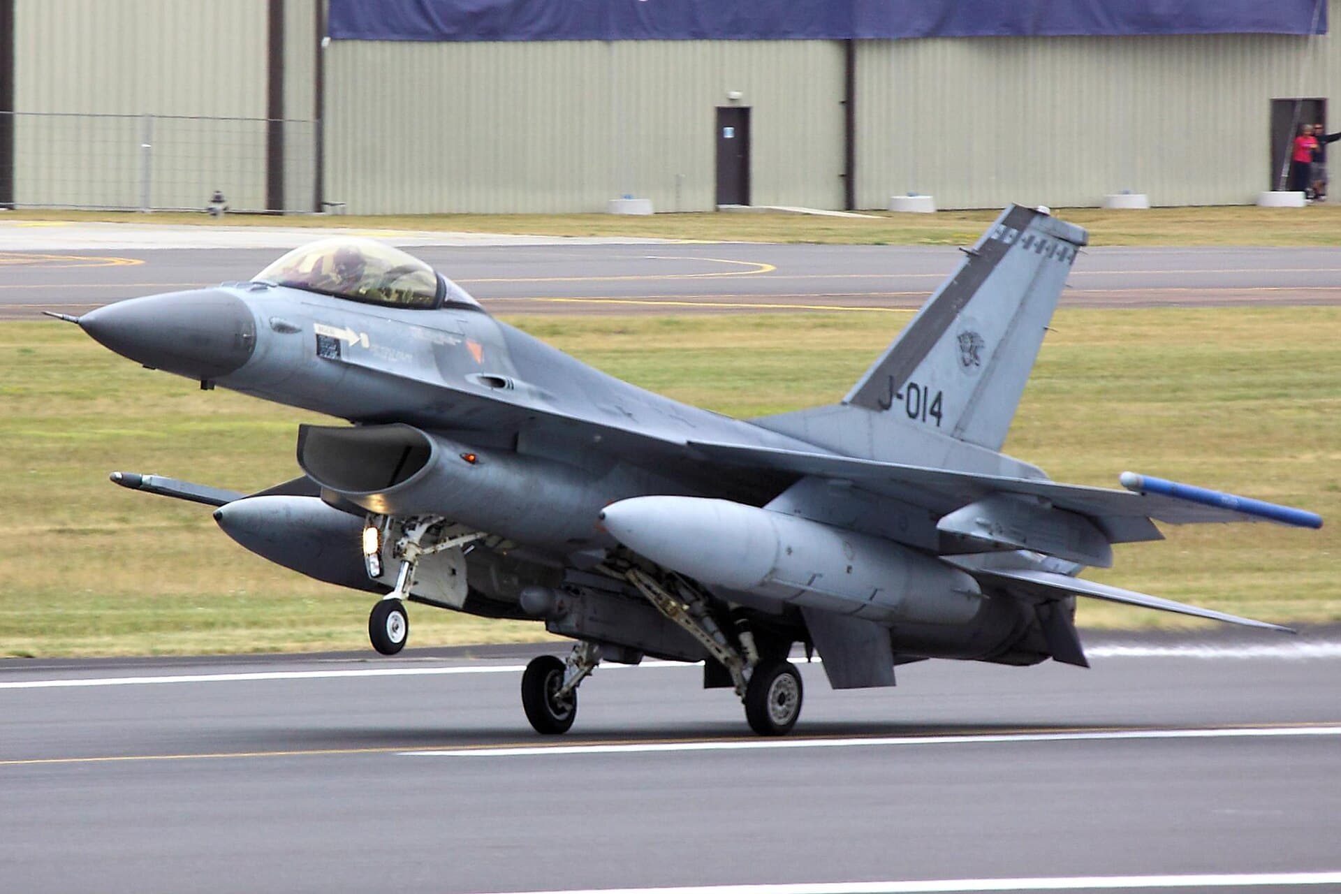 - Single-engine aircraft