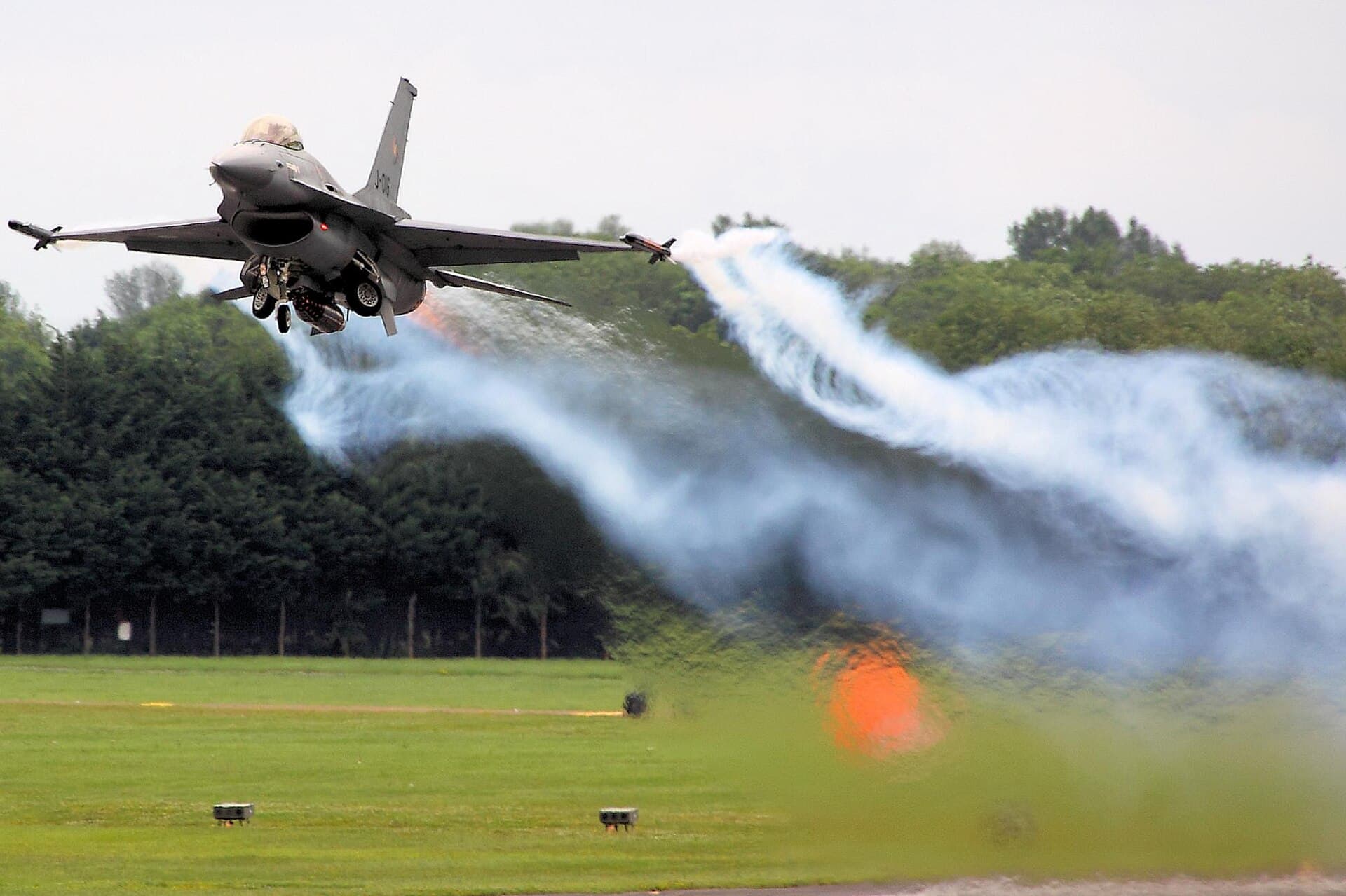 - Single-engine aircraft