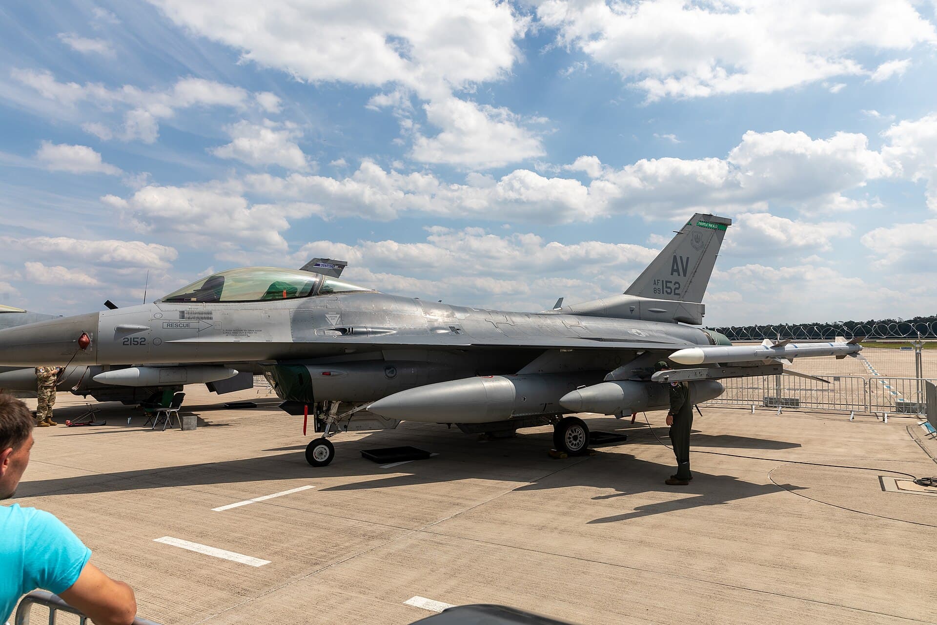 - Single-engine aircraft