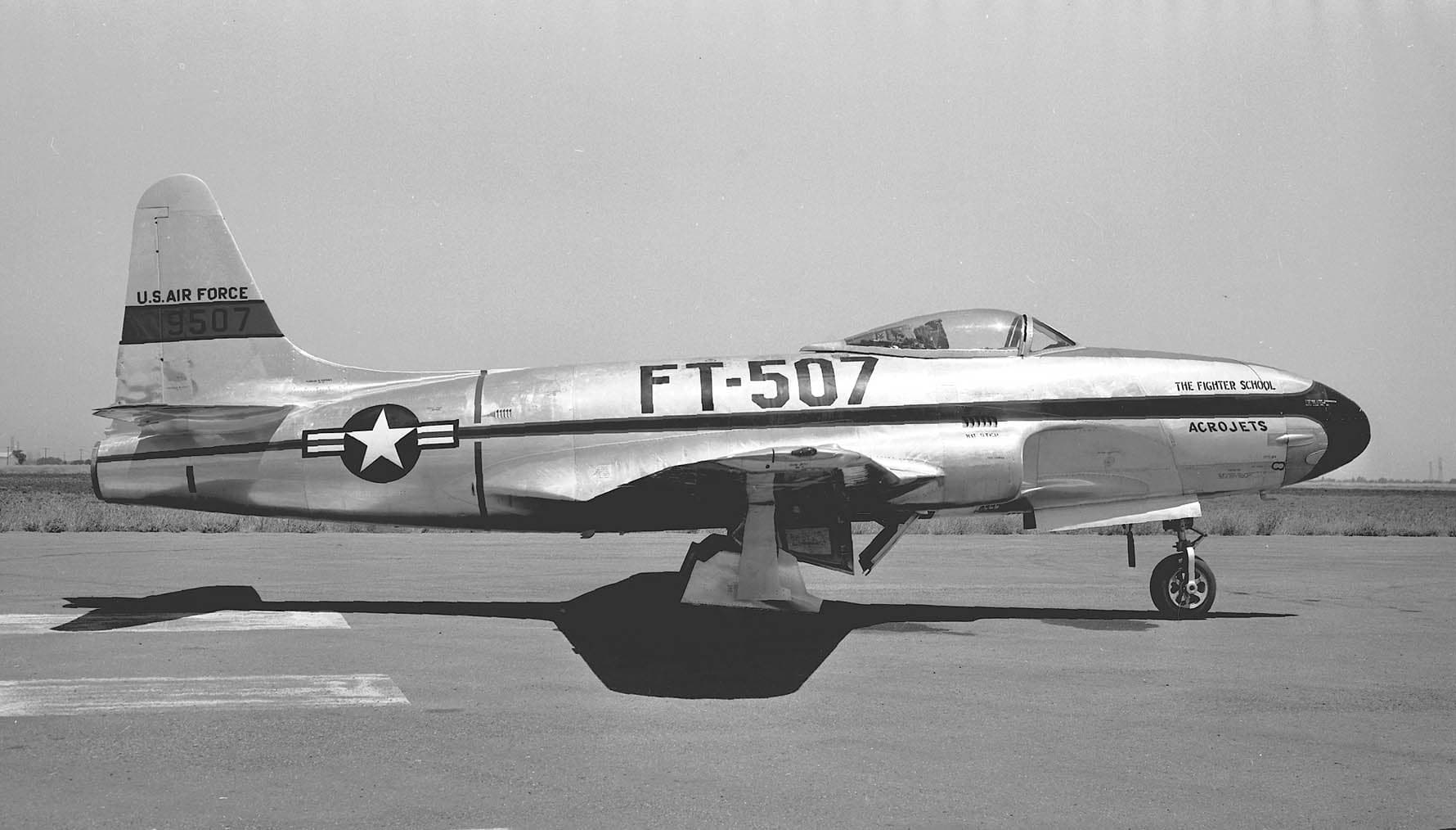 - Single-engine aircraft