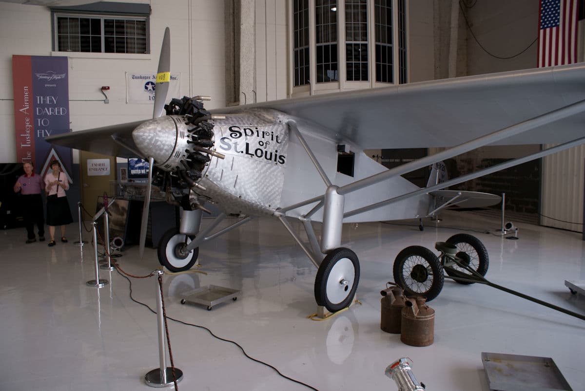 - Single-engine aircraft